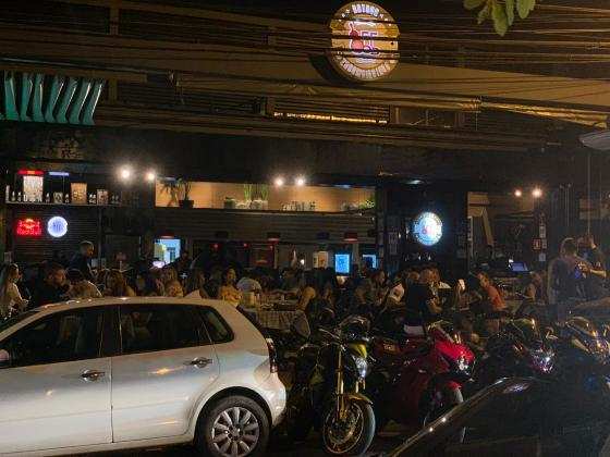 População lotou os bares da cidade.