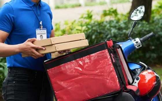 Entrega de alimentos pode ser realizada de segunda a domingo, inclusive nos feriados
