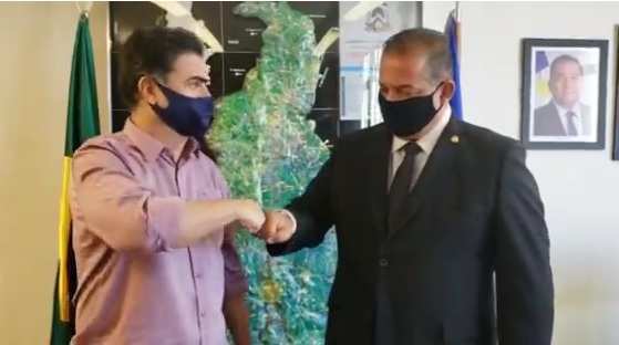 Emanuel Pinheiro e senador Eduardo Gomes se reuniram em Brasília.