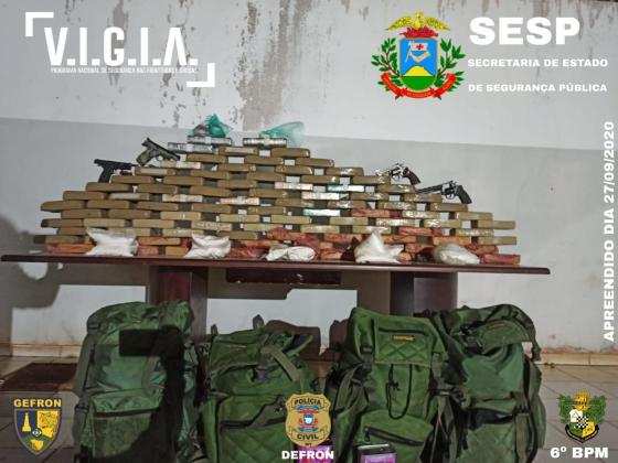 Segundo o Gefron, foram apreendidos R$ 2 milhões em entorpecentes com os traficantes