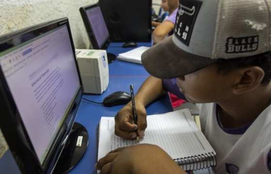 Estudantes de MT devem receber internet em casa para estudar