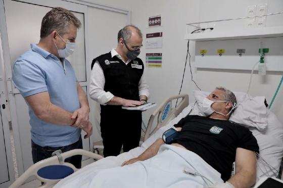 O ministro e o governador foram recebidos pela equipe médica do Santa Rosa