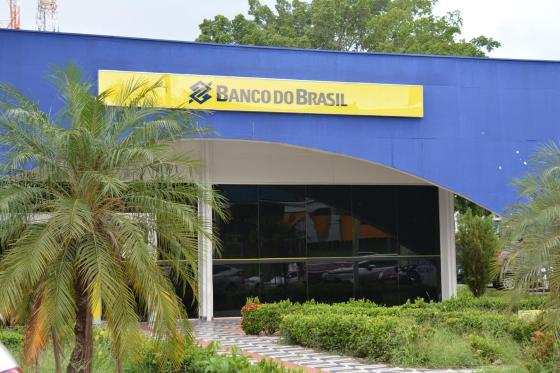 Receberão salários e proventos 111.858 pessoas