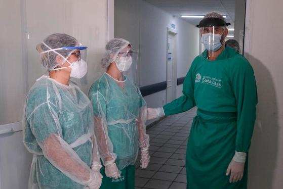 Os profissionais contratados e remunerados exclusivamente pelo sistema de plantão não recebem o benefício