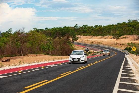 Foram pavimentados 8,5 quilômetros