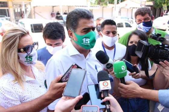 Prefeito evitou comentar coligações no segundo turno