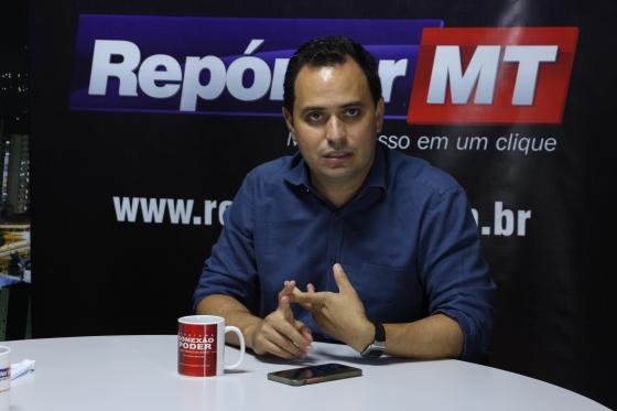 Parlamentar chamou de monstruosa a atuação do prefeito da Capital.