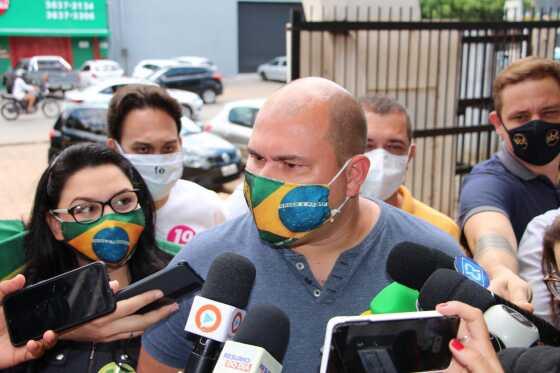Confiante de sua vitória, no segundo turno, Abílio atacou jornalistas e desprezou votos. 