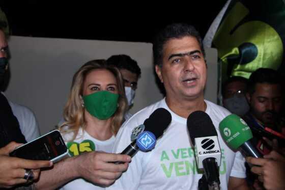 Emanuel foi reeleito no segundo turno