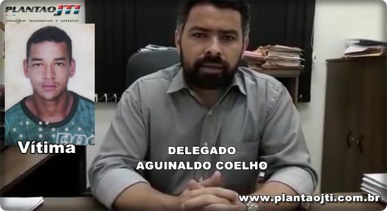 Delegado responsável pelo caso. No detalhe, foto da vítima.