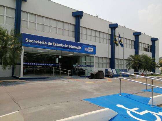 Seduc fará enquete para decidir uniforme da rede pública estadual.