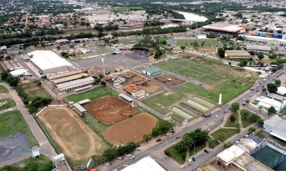 A licitação segue a modalidade do tipo de menor preço global e é coordenada pela Secretaria de Obras Públicas.