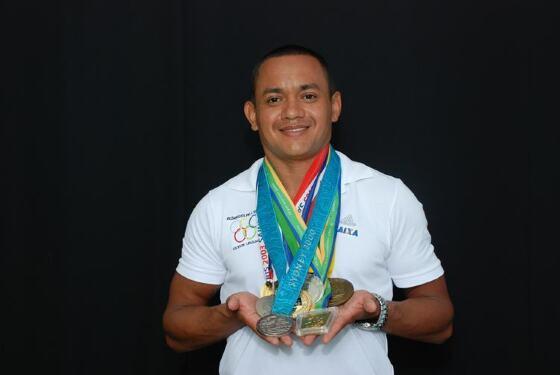 Campeão Olímpico, Vicente Lenilson