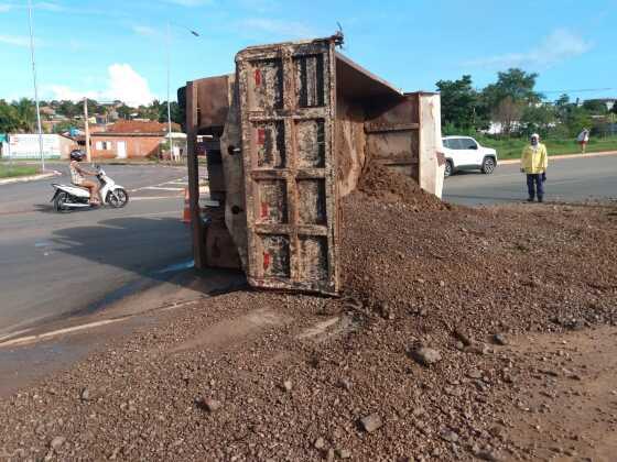 Por sorte, o motorista não se feriu.