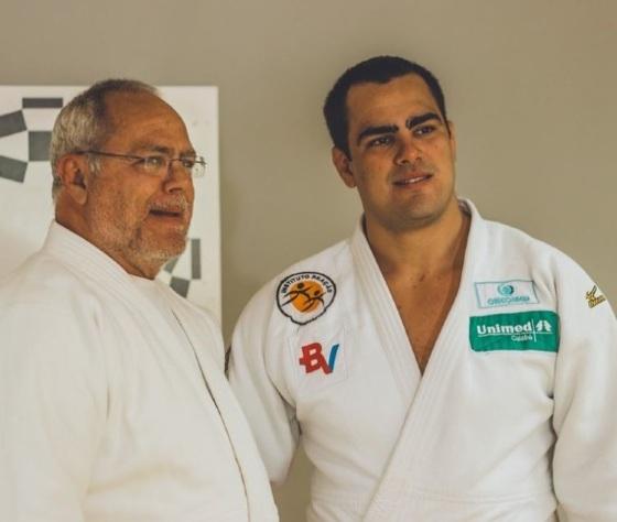 Filho faz postagem de despedida nas redes