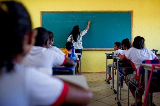 Escolas estaduais retomam aulas 100% presenciais a partir de segunda (18).no próximo dia 3.