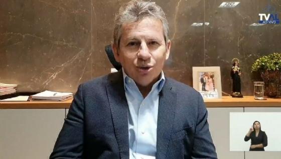 Governador Mauro Mendes não compareceu presencialmente à posse da Mesa Diretora na ALMT, mas enviou mensagem em vídeo