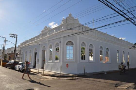 Estabelecimento foi fechado por não ter alvará para funcionar como boate.