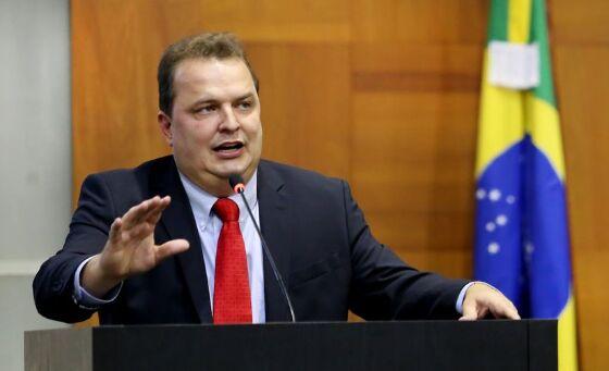 Max Russi ouviu o sindicado da categoria antes acionar Justiça.