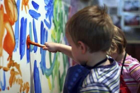 criancas-pintando-tomhoryn-istock-450x300.jpg