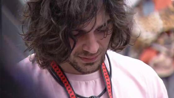 Fiuk em ensaio fotográfico; cantor enfrentou crise de ansiedade após apresentação no Show dos Famosos Compartilhe.