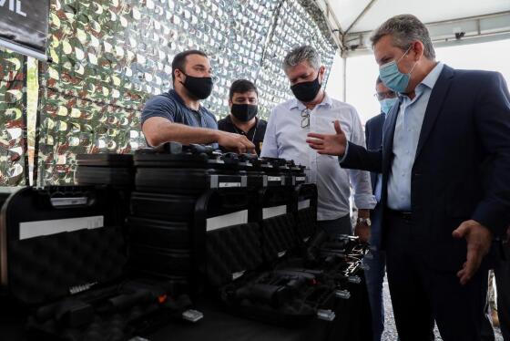 Governador disse que vai equipar 100% do efetivo policial até fim de 2022