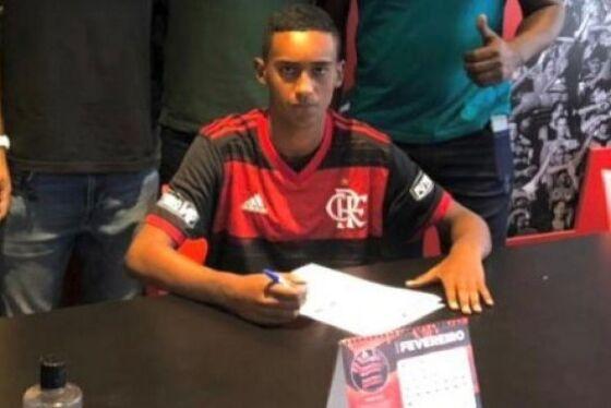 Lucyan foi sondado pelo São Paulo, Palmeiras e Atlético-MG