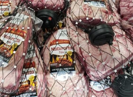 Alarmes antifurtos foram instalados em pacotes de carnes nobres.