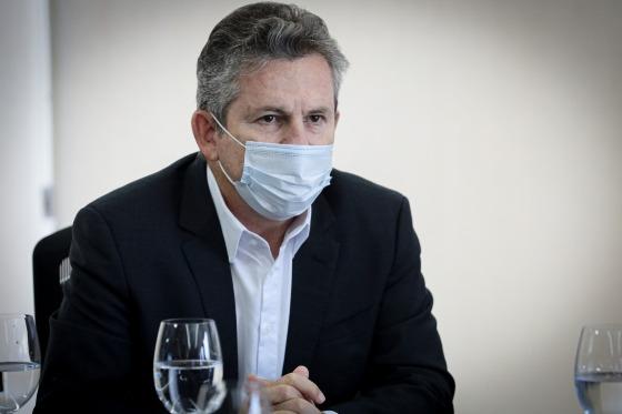 Mauro assinou o acordo e decidirá futuro de MT na pandemia, junto com outro governadores.