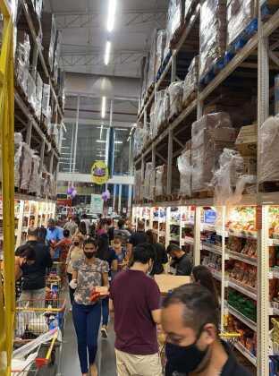 Atacadistas estão lotados