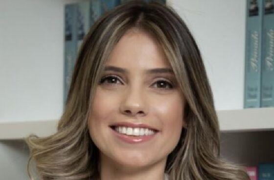 Adryeli Costa é advogada
