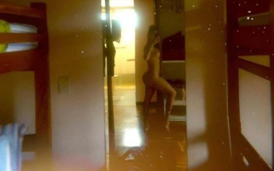 Cantora Pitty, de 43 anos, posa completamente nua