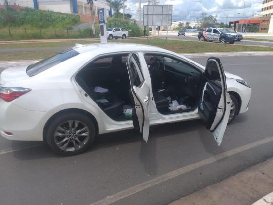 Equipamento de monitoramento auxilia na localização de carros roubados.
