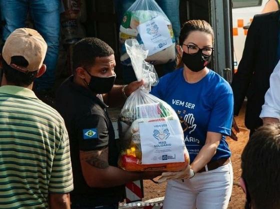 Primeira-dama disse estar sendo muito procurada para ajudar população