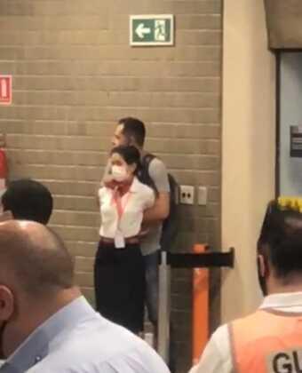 Funcionária da Gol é feita refém por "homem bomba" 