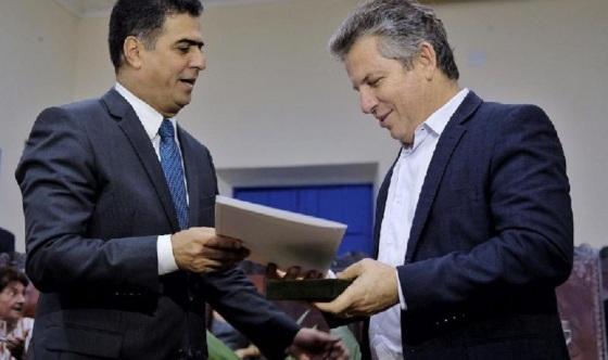 Mauro tem 57 anos e Emanuel 56