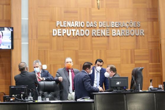 Deputados devem votar vetos na quarta-feira