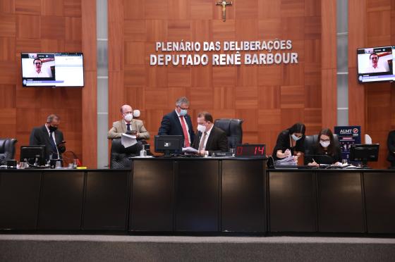 O tema divide opiniões no Plenário da Assembleia Legislativa.