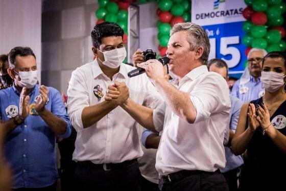 Prefeito de Várzea Grande Kalil Baracat e governador Mauro Mendes 