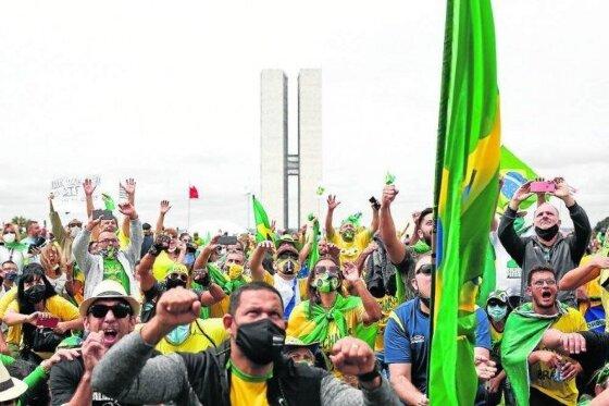 Movimento Brasil Verde e Amarelo reuniu milhares de pessoas em Brasília 