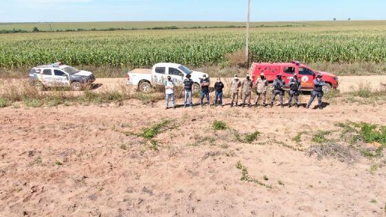 CBM contou com apoio de uma equipe da Polícia Militar para garantir a ordem e segurança durante os trabalhos no campo.