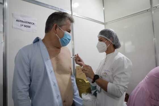 Mauro recebeu 1ª dose da AstraZeneca