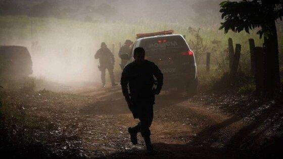 Policiais fazem cerco para capturar o serial killer Lazáro Barbosa, em Cocalzinho de Goiás 