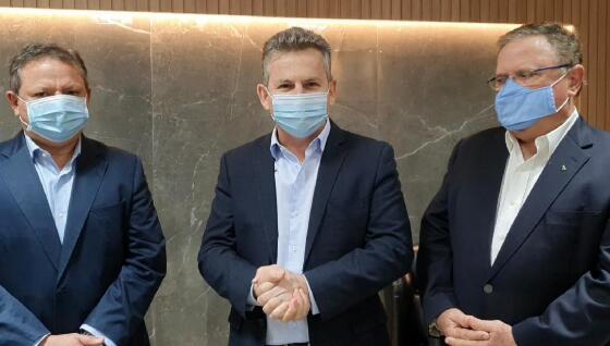 Mauro Mendes, o ex-governador Blairo Maggi e o presidente executivo da Amaggi, Judiney Carvalho