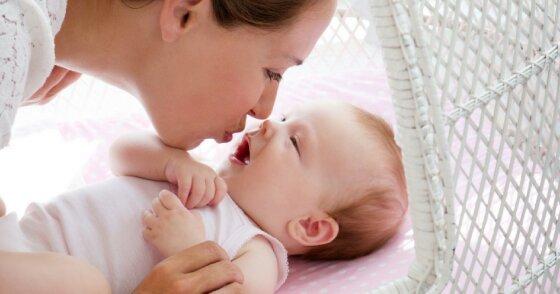 O hábito de beijar no rosto ou nas mãozinhas pode ser uma porta de entrada para o herpes