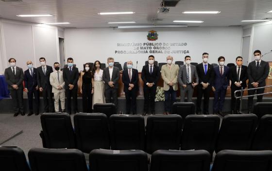 Governador participa da posse de novos procuradores do estado.