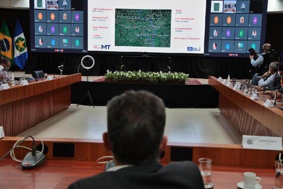 Governador Mauro Mendes anuncia edital de chamamento público para construção de ferrovia estadual em Mato Grosso