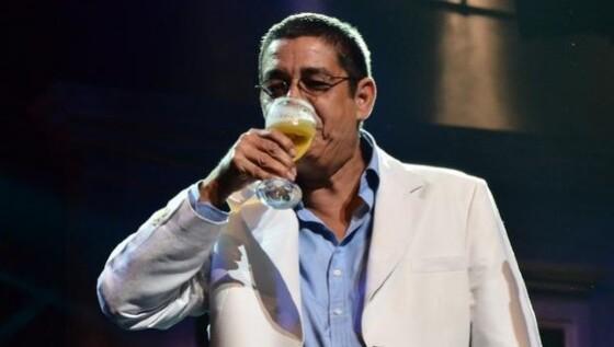 ZECA PAGODINHO.jpg