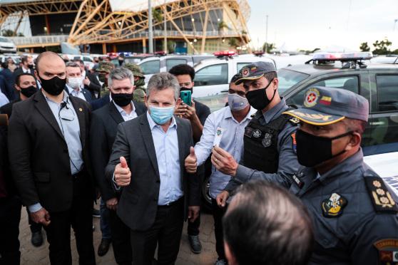 Anúncio de concurso foi feito por Mauro no interior