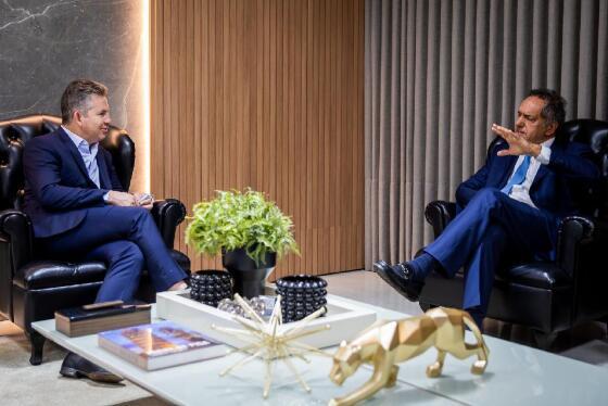 O governador Mauro Mendes e o embaixador da Argentina no Brasil, Daniel Scioli.